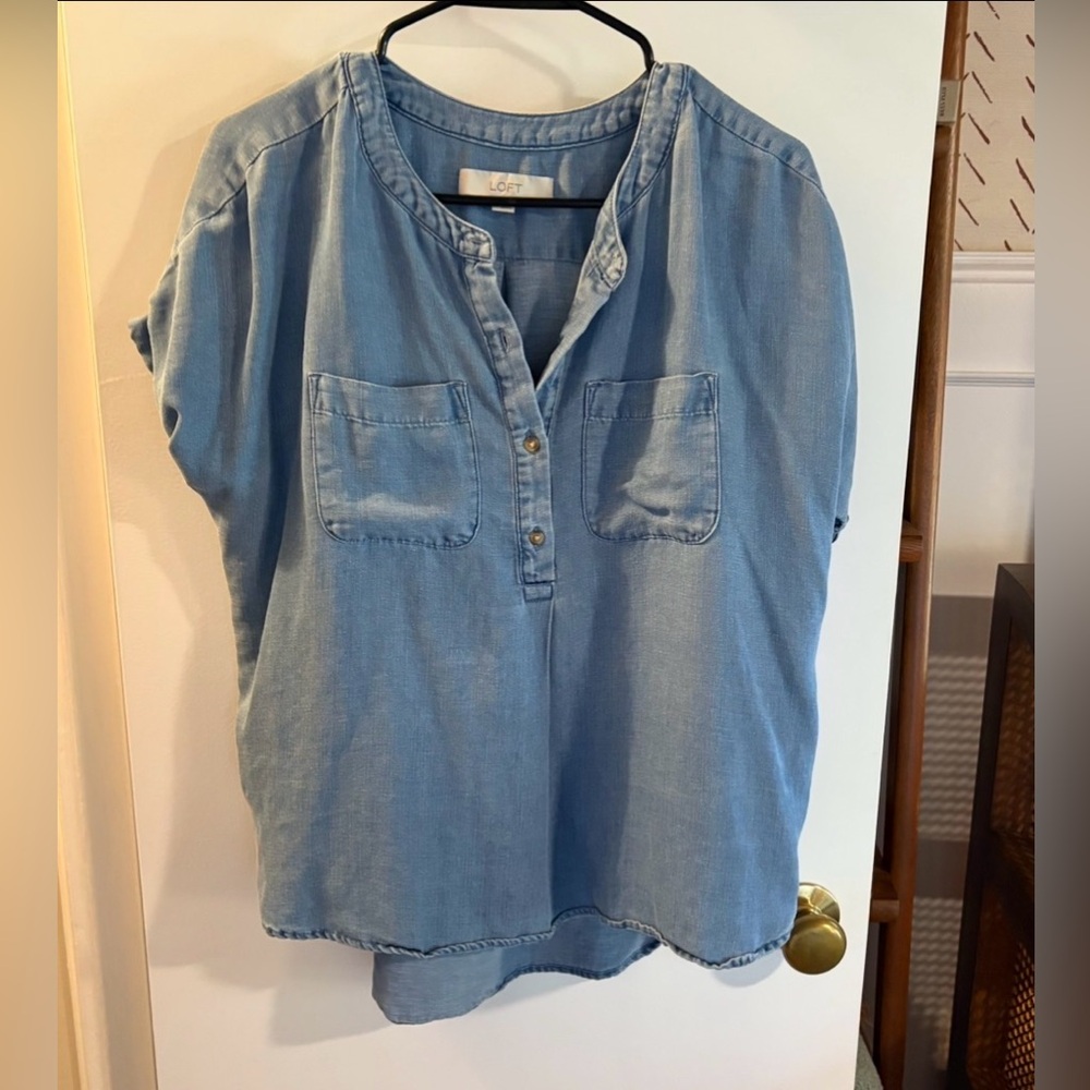 LOFT | Short Sleeve Chambray Henley Top